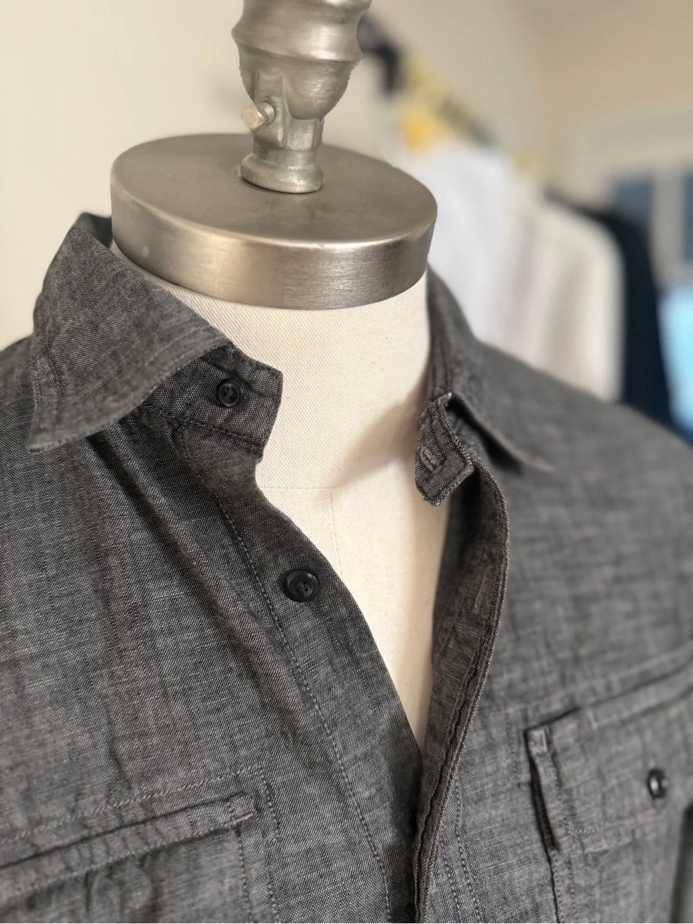 Banana Republic Men's Gray Long-Sleeve Casual Button-Down Shirt